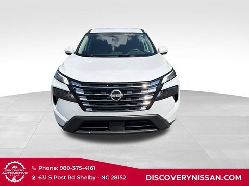 Certified 2024 Nissan Rogue SV FWD image 2