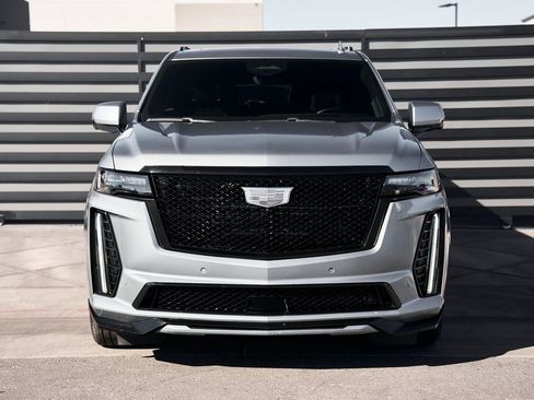 Used 2023 Cadillac Escalade V w/ LPO, ONYX Package image 13