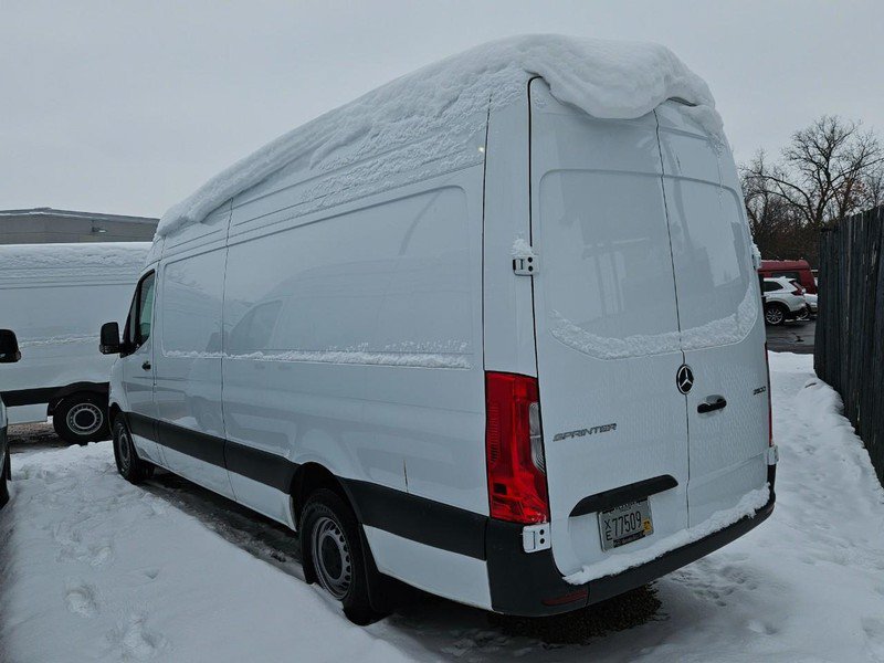 Used 2024 Mercedes-Benz Sprinter 2500 image 4