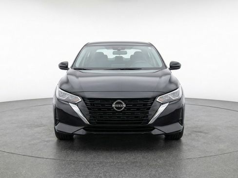 Used 2025 Nissan Sentra SV image 2