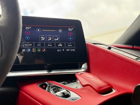 Used 2020 Chevrolet Corvette Stingray Preferred Cpe w/ 2LT Preferred Equipment Group RWD image 30
