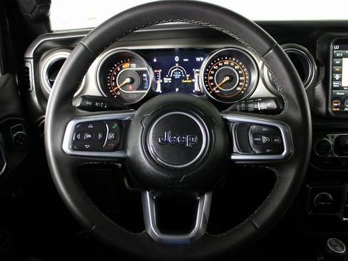 Used 2023 Jeep Wrangler Sahara image 20