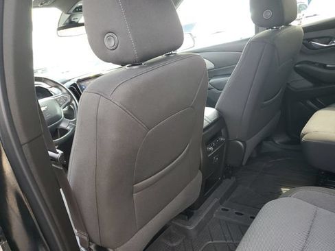 Used 2023 Chevrolet Traverse LT FWD image 28