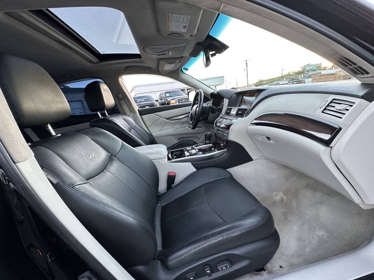 Used 2011 INFINITI M37 x w/ Deluxe Touring Pkg AWD/4WD image 12