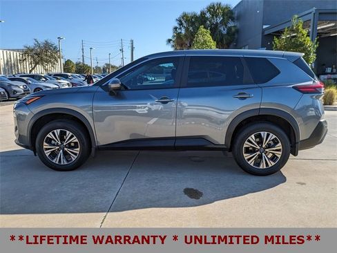 Used 2023 Nissan Rogue SV image 9