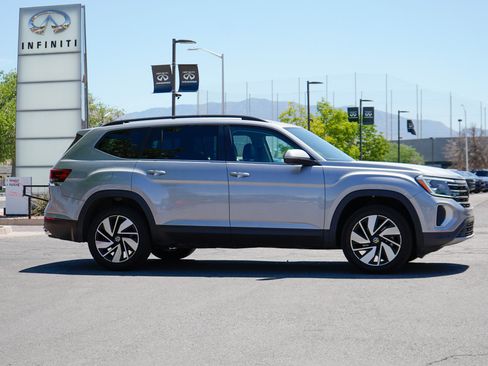 Used 2024 Volkswagen Atlas SE FWD image 19