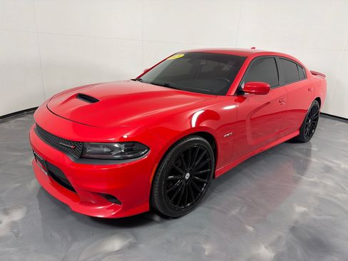 Used 2019 Dodge Charger R/T RWD image 9