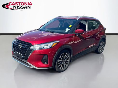 Used 2023 Nissan Kicks SV w/ Interior Electronics Package FWD image 3