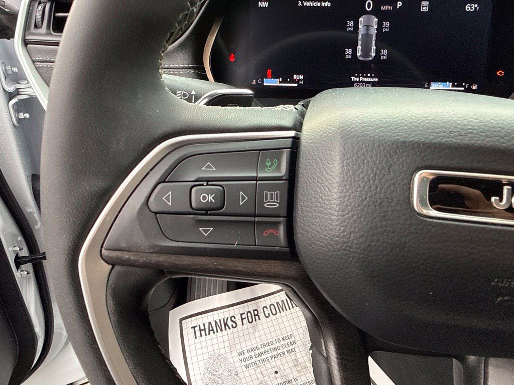 Used 2026 Jeep Grand Cherokee Limited AWD/4WD image 27