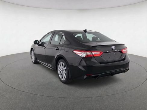 Used 2024 Toyota Camry SE FWD image 3