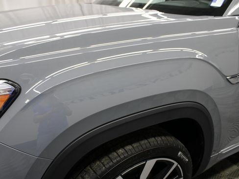 Used 2024 Volkswagen Atlas Cross Sport SEL Premium R-Line image 44