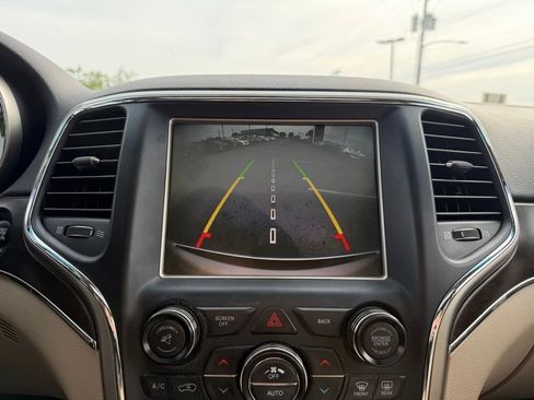 Used 2015 Jeep Grand Cherokee Limited AWD/4WD image 17