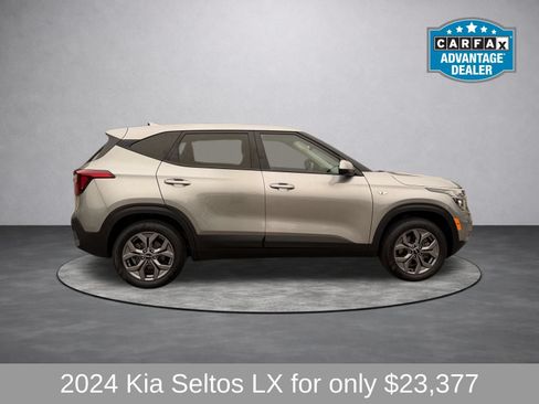 Used 2024 Kia Seltos LX AWD/4WD image 2
