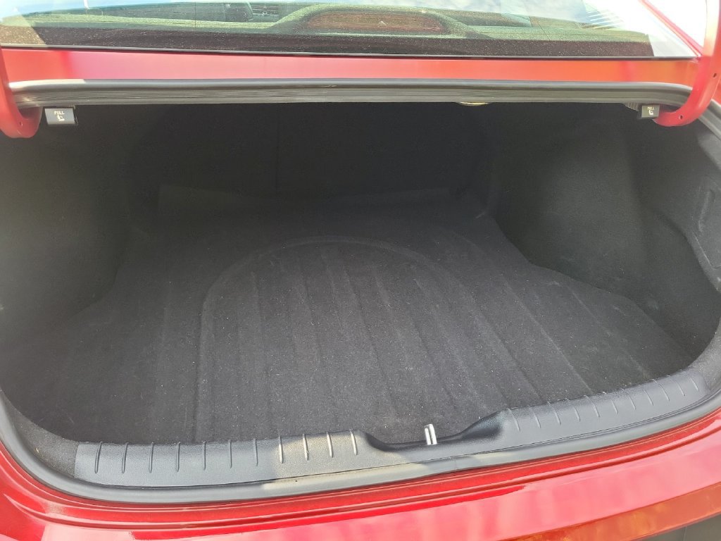 Used 2025 Hyundai Elantra Limited FWD image 26