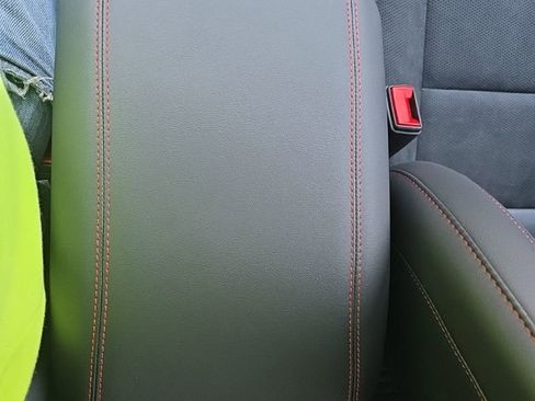 Used 2025 Ford Explorer ST image 30