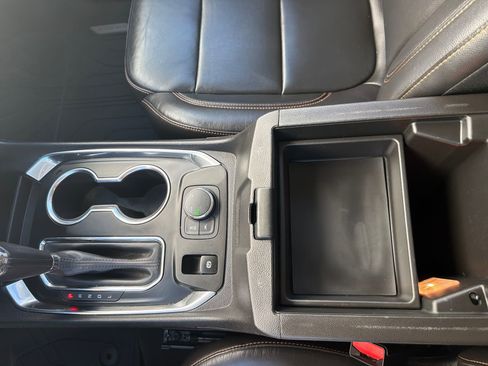 Used 2020 Chevrolet Traverse RS w/ LPO, Floor Liner Package AWD/4WD image 28