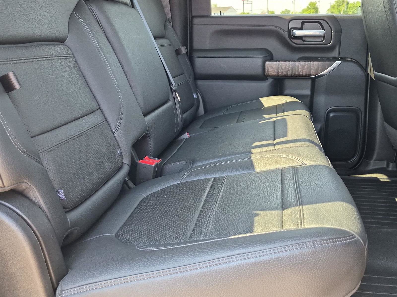 Used 2021 GMC Sierra 2500 Denali w/ Denali Black Diamond Edition AWD/4WD image 37