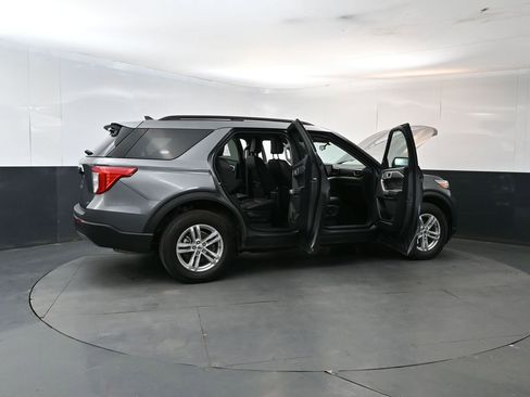 Used 2024 Ford Explorer XLT w/ Equipment Group 202A AWD/4WD image 26