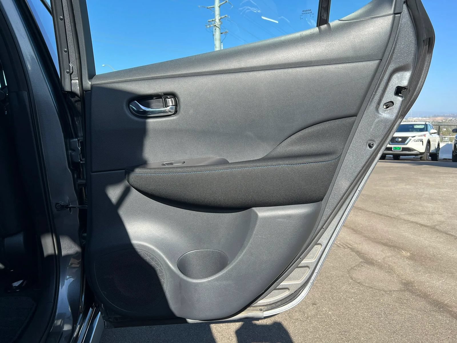 Used 2025 Nissan Leaf S FWD image 30