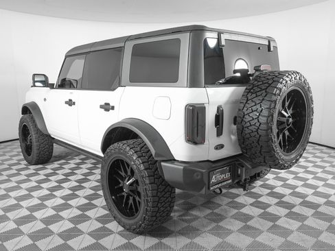 Used 2023 Ford Bronco Wildtrak image 7