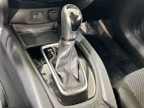 Used 2022 Nissan Rogue Sport S AWD/4WD image 16