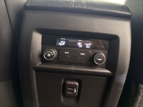 Certified 2023 Chevrolet Traverse LT image 36