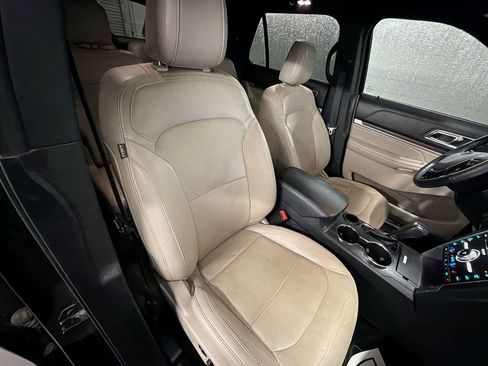 Used 2018 Ford Explorer Limited w/ Equipment Group 301A image 28
