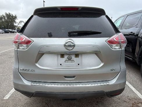Used 2016 Nissan Rogue SV FWD image 6
