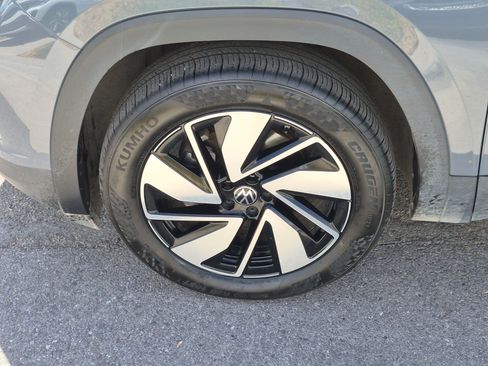 Used 2025 Volkswagen Atlas SEL AWD/4WD image 14