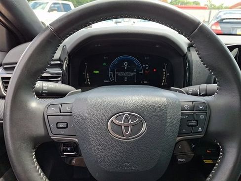 Used 2025 Toyota Camry SE FWD image 25