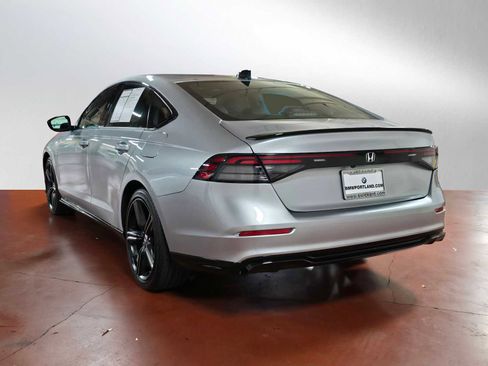 Used 2025 Honda Accord Sport image 5