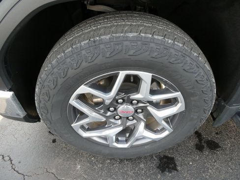 Used 2023 GMC Sierra 1500 SLT w/ SLT Premium Package image 12