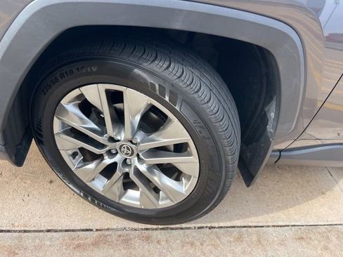 Used 2020 Toyota RAV4 Limited image 41