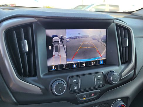 Used 2024 GMC Terrain AT4 w/ Infotainment Package II image 17