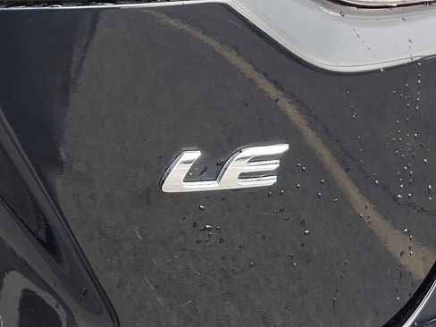 Used 2024 Toyota Corolla LE image 32