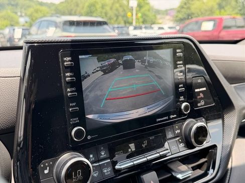 Used 2022 Toyota Highlander XSE AWD/4WD image 25