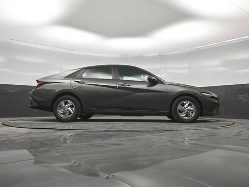 New 2026 Hyundai Elantra SE FWD image 39