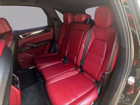 Used 2019 Porsche Cayenne AWD/4WD image 19