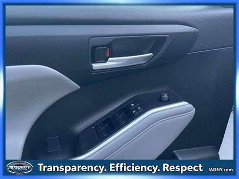 Certified 2023 Toyota Highlander XLE image 18