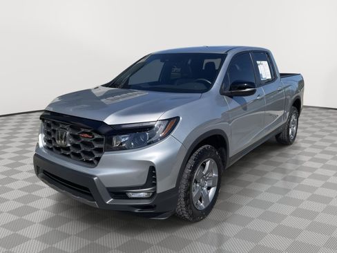Used 2025 Honda Ridgeline TrailSport image 10