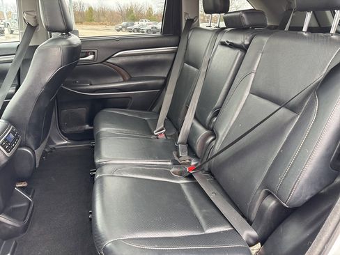 Used 2018 Toyota Highlander Limited image 25