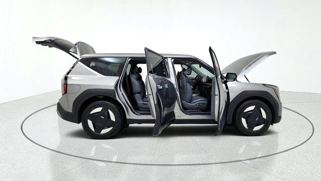 Used 2024 Kia EV9 Light Long Range RWD image 20