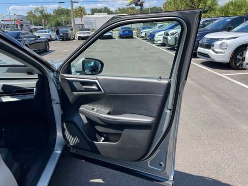 Used 2023 Mitsubishi Outlander SE AWD/4WD image 40