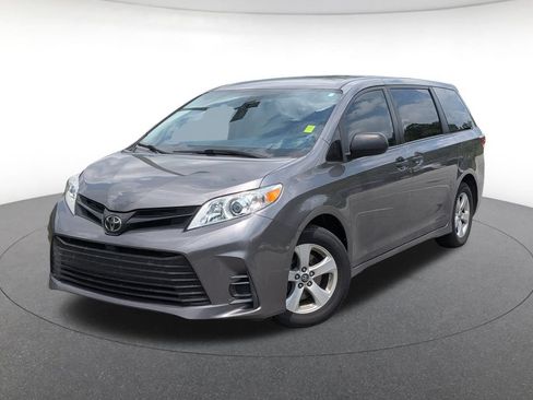Used 2018 Toyota Sienna L FWD image 1
