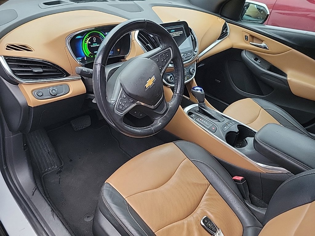 Used 2018 Chevrolet Volt Premier w/ Driver Confidence Package FWD image 7