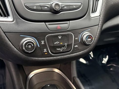 Used 2016 Chevrolet Malibu LT image 5