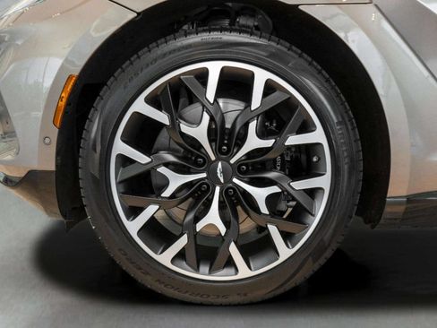 Used 2023 Aston Martin DBX AWD/4WD image 8