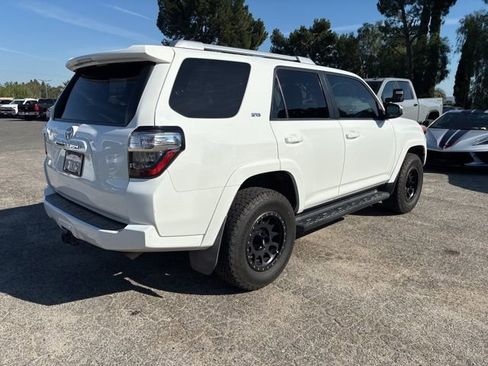Used 2018 Toyota 4Runner SR5 image 3