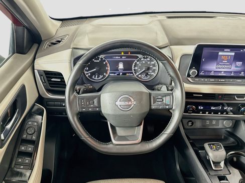 Used 2025 Nissan Rogue SV AWD/4WD image 18