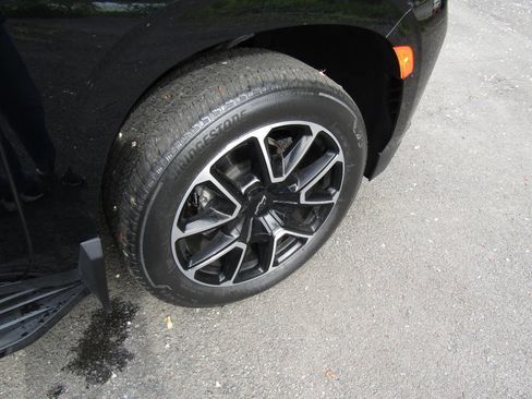Used 2021 Chevrolet Tahoe RST AWD/4WD image 34